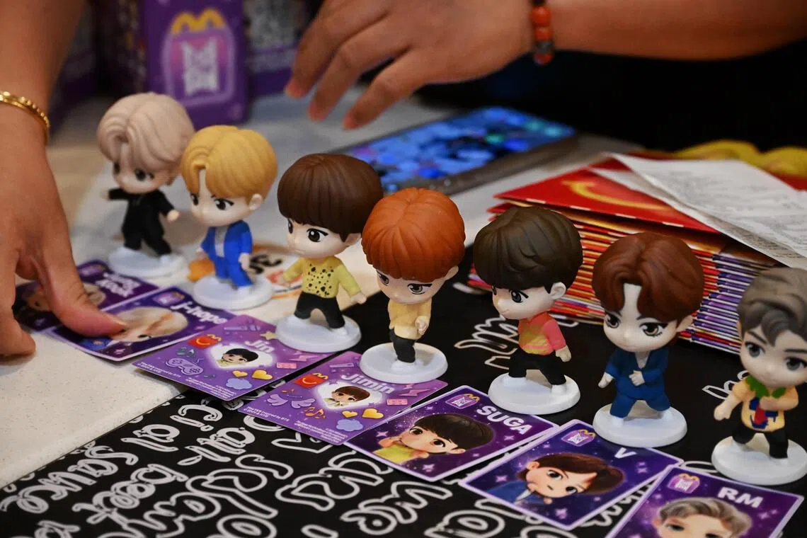 A total of 14 TinyTan toys across two sets, which also came with matching character cards, were available.