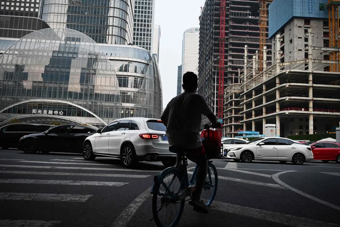 Tickets to experience the self-driving minibuses are free during the trial phase, and will be priced at 1 yuan once formal operations begin.
