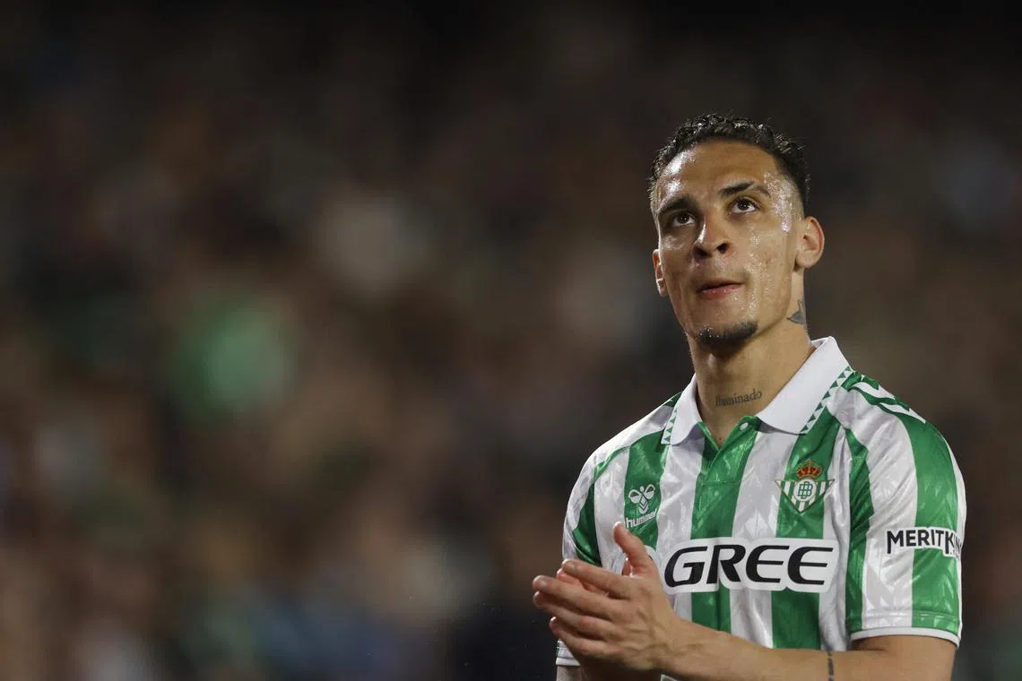 FILE PHOTO: Soccer Football - Conference League - Knockout Phase Playoff - Second Leg - Real Betis v KAA Gent - Estadio Benito Villamarin, Seville, Spain - February 20, 2025 Real Betis' Antony reacts after being substituted REUTERS/Marcelo Del Pozo/File Photo