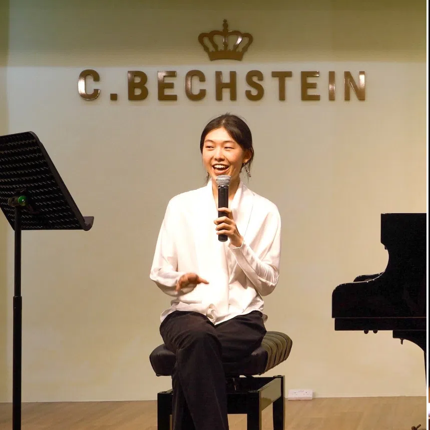 Singaporean pianist Cherry Ge (left) and Indonesia-born pianist Jeffrey Darmawan.