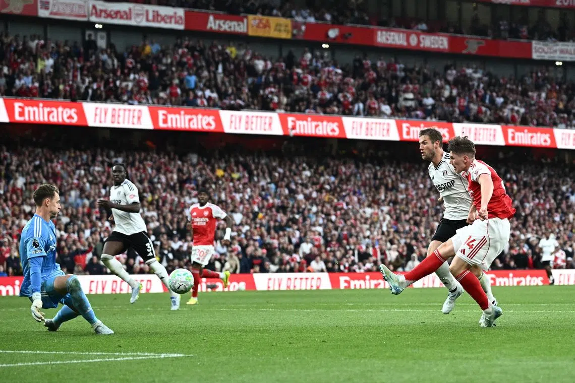 Soccer Football - Premier League - Arsenal v Fulham - Emirates Stadium, London, Britain - May 2, 2026 Arsenal's Viktor Gyokeres shoots at goal as Fulham's Bernd Leno makes a save REUTERS/Dylan Martinez