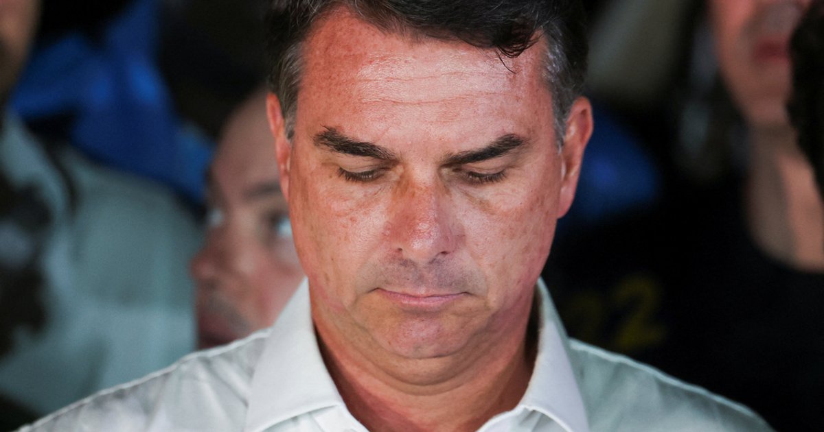 Trump Backs Flavio Bolsonaro’s U.S. Entry After Loss