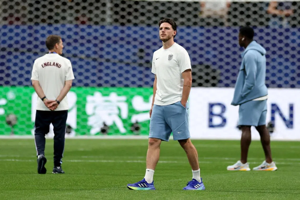 Soccer Football - FIFA World Cup 2026 - Round of 32 - England v DR Congo - Atlanta Stadium, Atlanta, Georgia, U.S. - July 1, 2026 England's Declan Rice walks on the pitch before the match REUTERS/Paul Childs