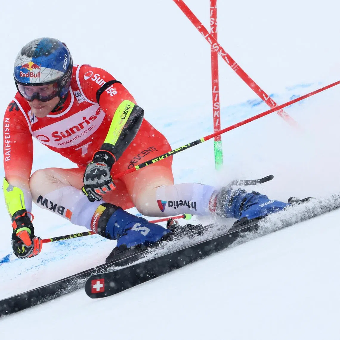 Alpine Skiing - FIS Alpine Ski World Cup - Men's Giant Slalom - Adelboden, Switzerland - January 10, 2026 Switzerland's Marco Odermatt in action during the first run REUTERS/Christian Hartmann