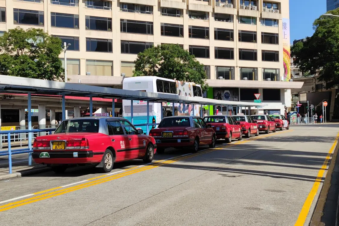 Many taxi drivers prefer cash transactions, which allow them to round up fares aor evade taxes.