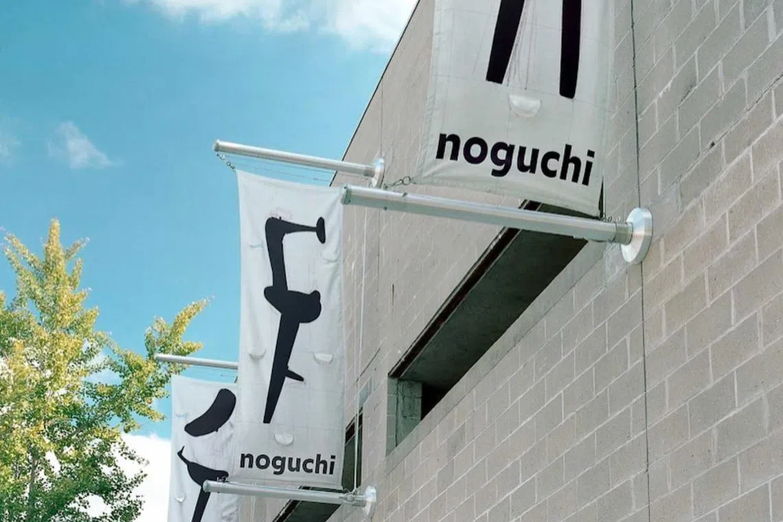 In August, the art museum announced a policy prohibiting employees from wearing anything that expressed “political messages, slogans or symbols.”