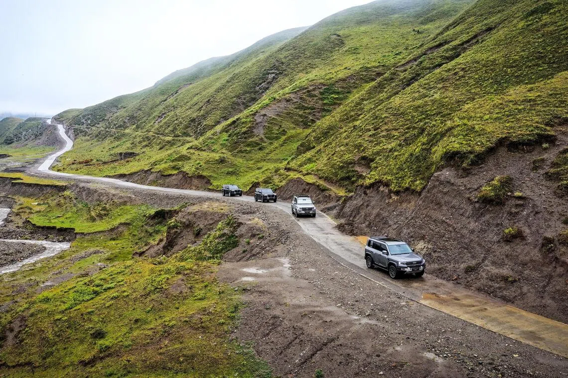 Most of the test drive consisted of unpaved or gravel tracks winding through undulating grassland.