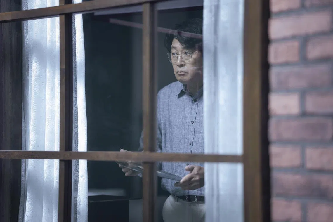 Veteran South Korean actor Kim Yoon-seok plays a man who grows increasingly restless and paranoid in suspense thriller The Frog.