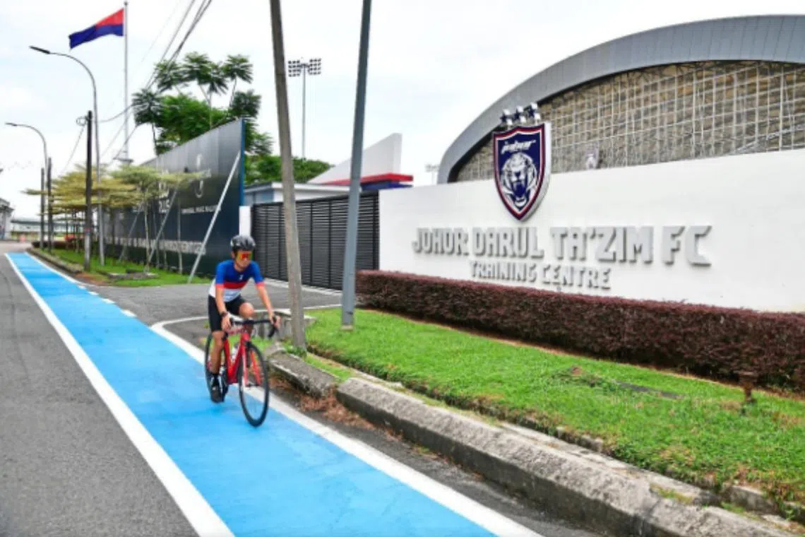 The bicycle lane will serve as a safety guide for cyclists while reminding motorists to share the road with other road users. 