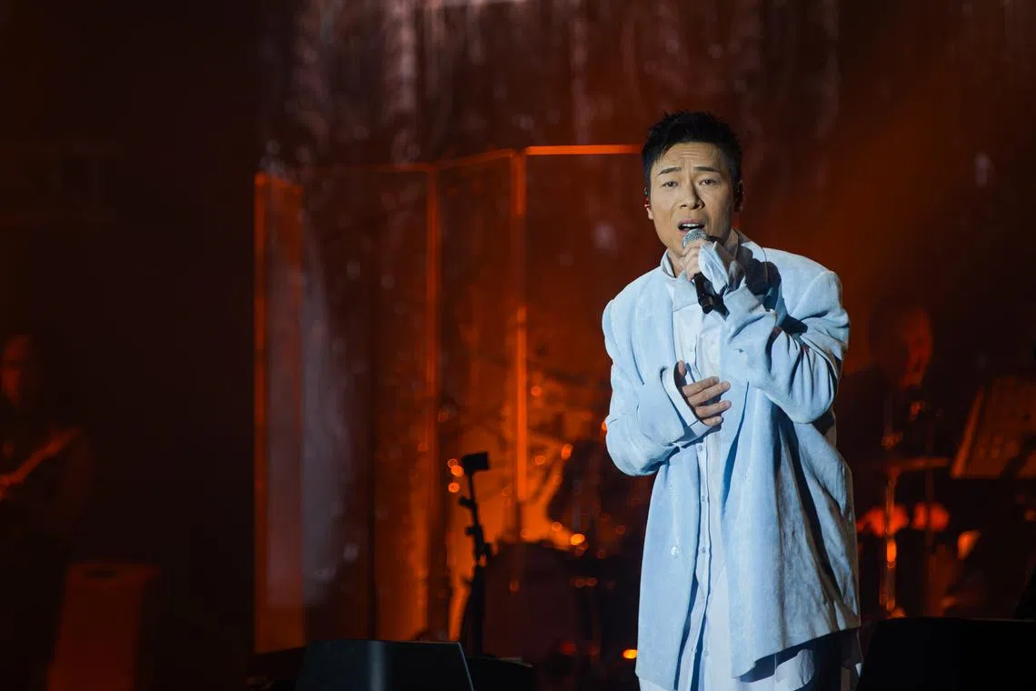 Hong Kong singer Andy Hui played it very safe during his concert at the Sands Grand Ballroom on Saturday.
