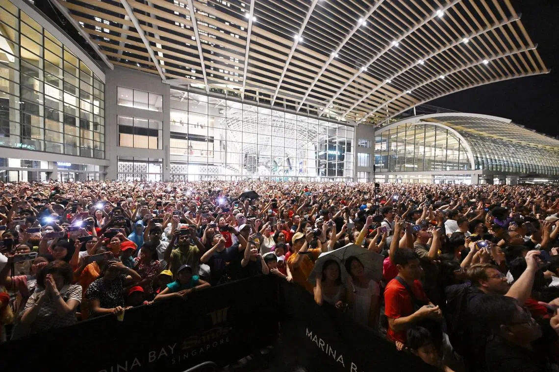Around 1,000 spectators came to watch the largest drone show in Singapore at the Marina Bay Waterfront on Feb 10. 