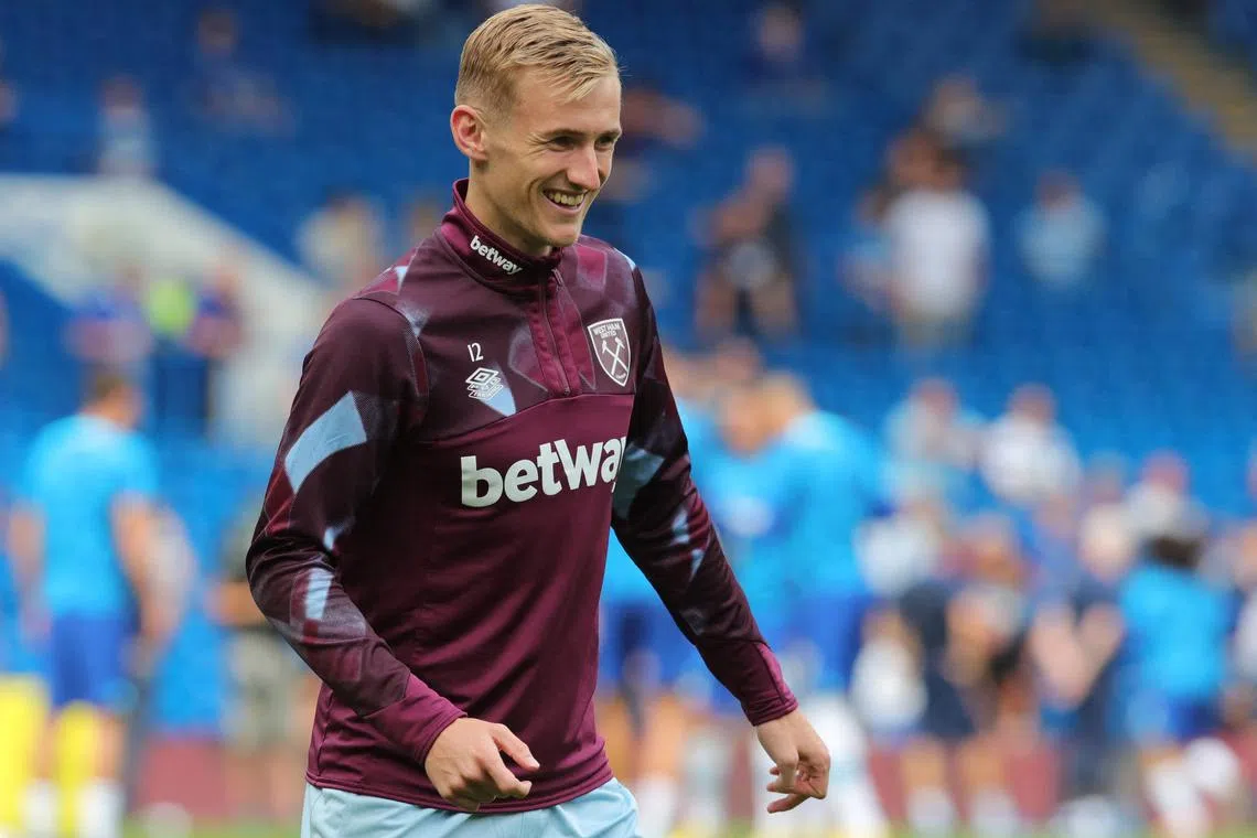 FILE PHOTO: Soccer Football - Premier League - Chelsea v West Ham United - Stamford Bridge, London, Britain - September 3, 2022 West Ham United's Flynn Downes during the warm up before the match REUTERS/Chris Radburn