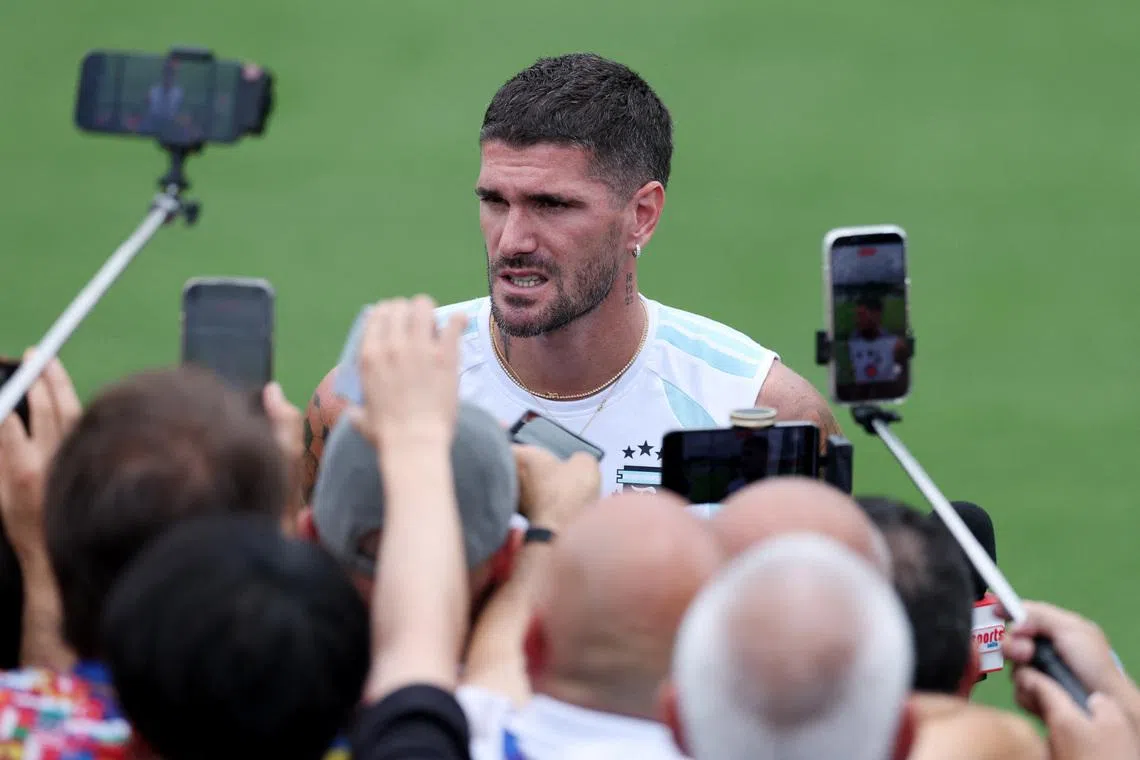 Soccer Football - FIFA World Cup 2026 - Argentina Training and Media Opportunity - Atlanta United Training Centre, Marietta, Georgia - July 14, 2026 Argentina's Rodrigo De Paul speaks to the media before training REUTERS/Paul Childs
