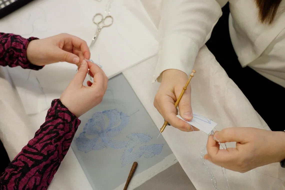 aclesage04 - Lesage embroidery artisans at work


ST PHOTO: JORDAN LEE