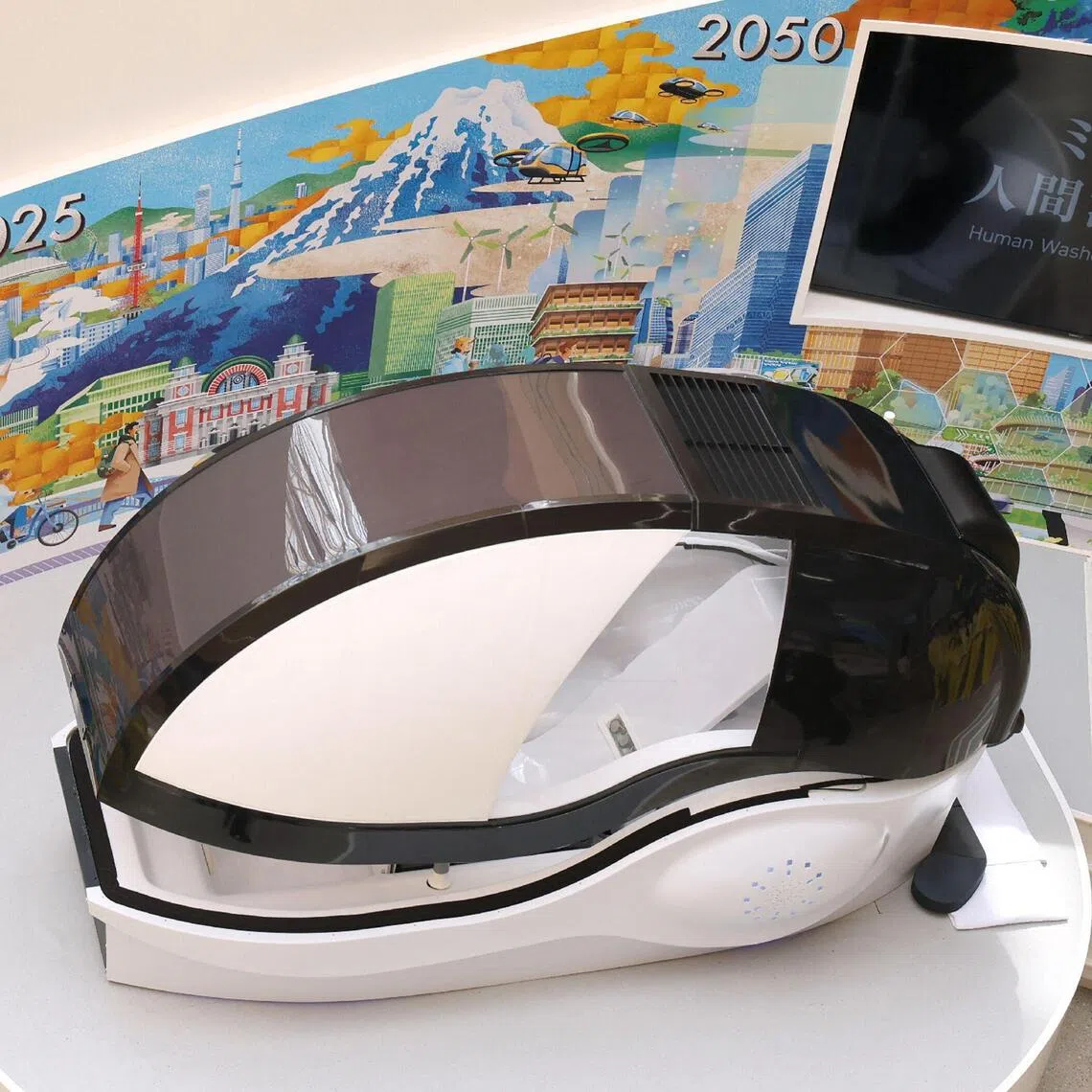 This photo taken on April 9 shows the Mirai Human Washing Machine, which attracted attention at the Osaka Expo.