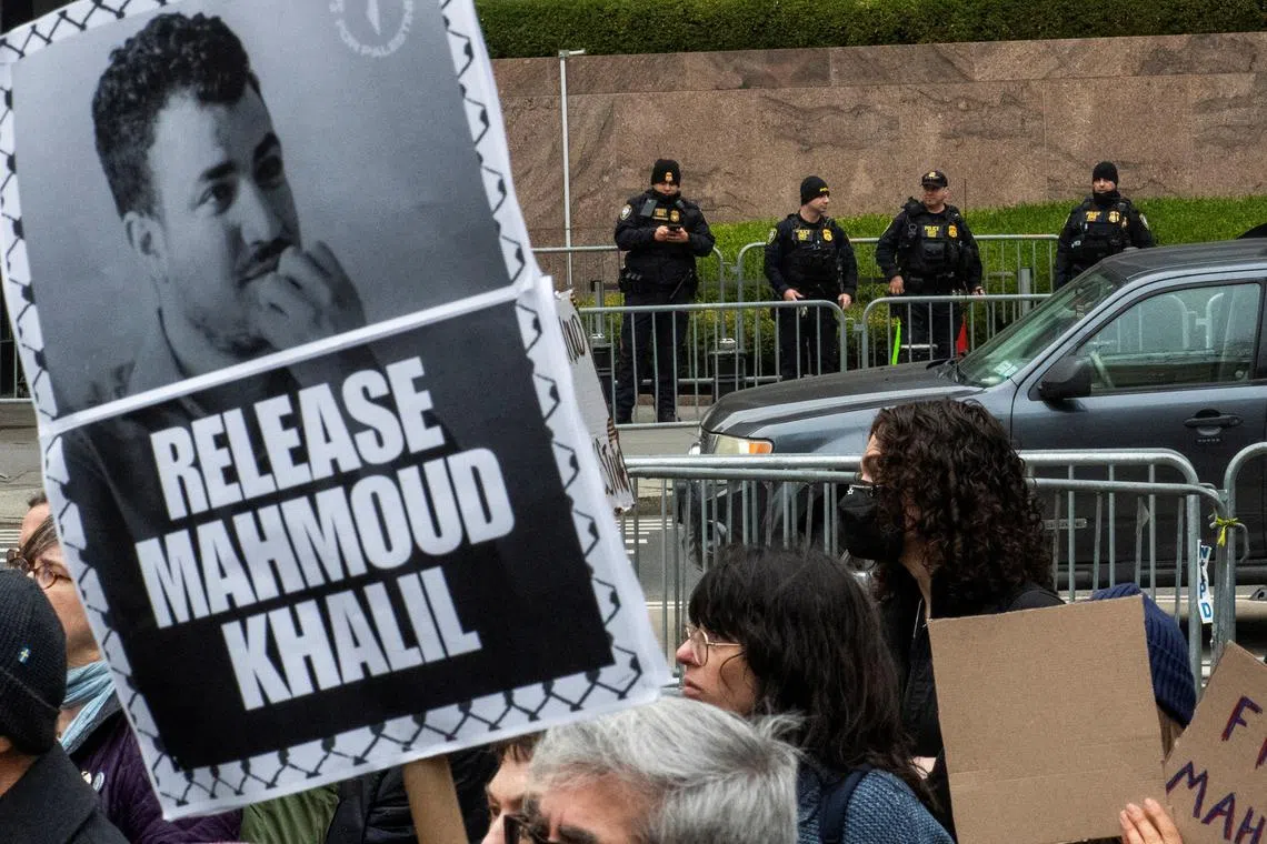 FILE PHOTO: DHS police stand guard as protesters take part in a rally held by Jewish activists for freedom and democracy and against the detention by ICE agents of Palestinian activist and Columbia University graduate student Mahmoud Khalil in New York City, U.S., March 20, 2025.  REUTERS/Eduardo Munoz/File photo