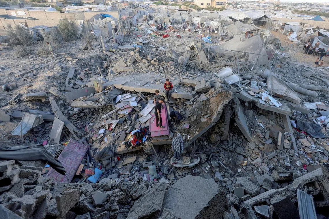 Israeli military kills four in Gaza and expands control zone
