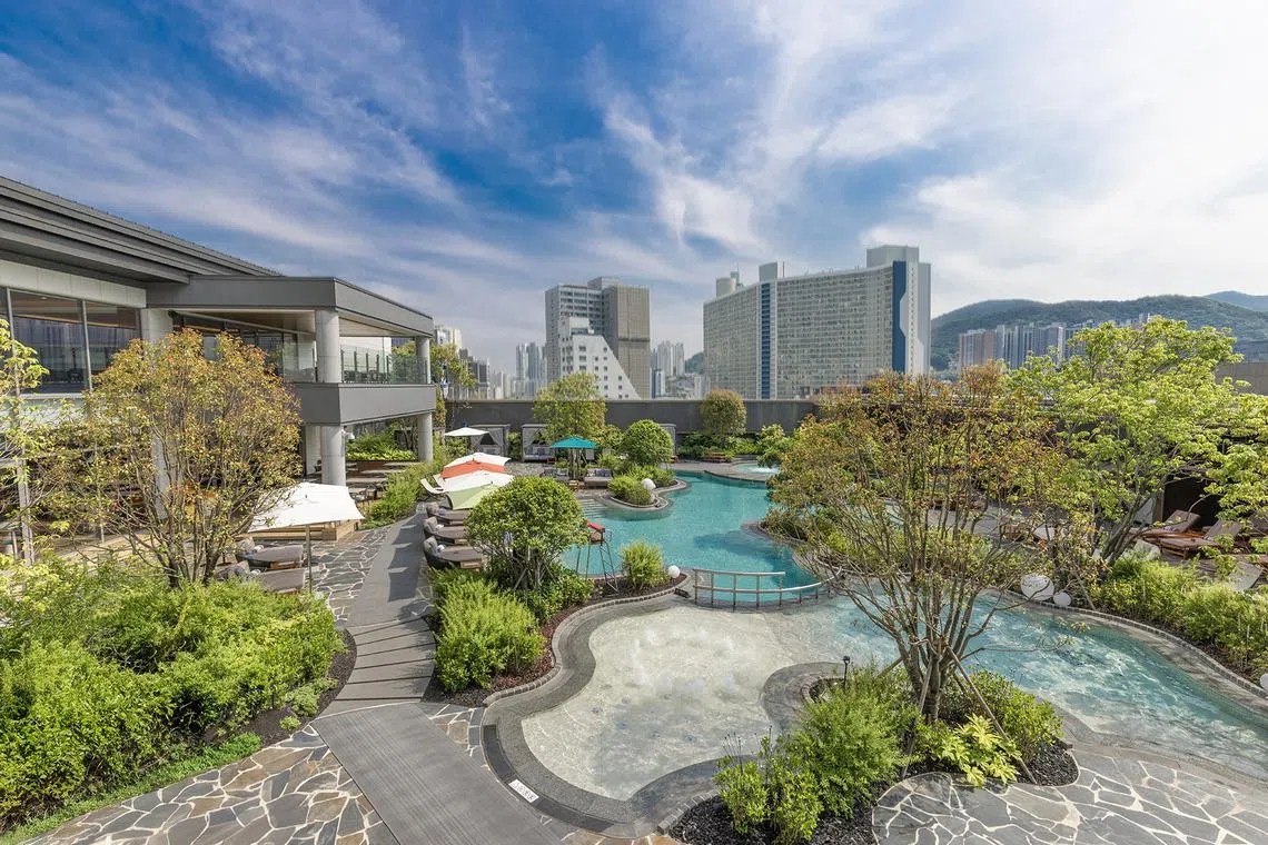 Lotte Hotel Busan has been operating its outdoor swimming pool exclusively for adults after sunset since 2023.