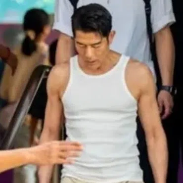 Hong Kong star Aaron Kwok was spotted at a hotel in Sentosa among other places in Singapore.