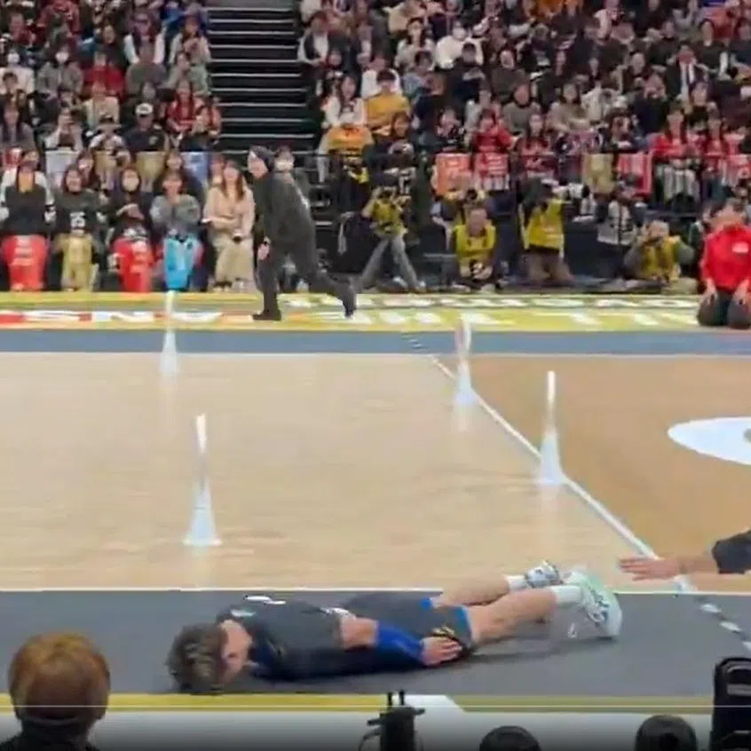 Japanese volleyballer Yuji NIshida's 'sweeping' apology after striking woman with his serve has won hearts on the internet.