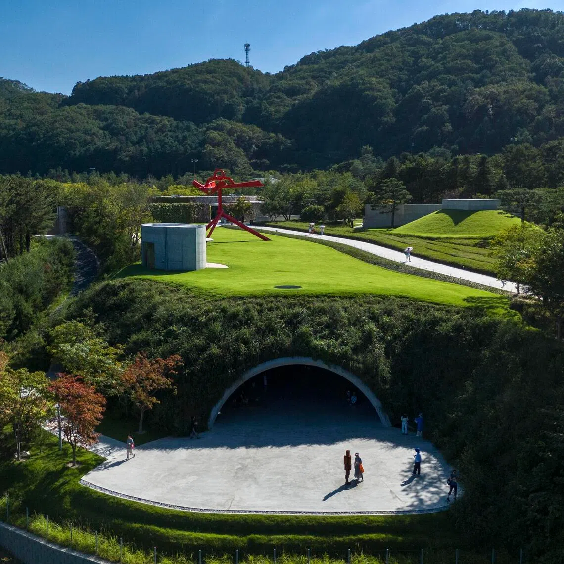 “Ground,” a permanent installation by Antony Gormley and Tadao Ando at Museum San in Wonju, South Korea, Sept. 10, 2025. The British sculptor Antony Gormley and the Japanese architect Tadao Ando designed an installation evoking the ancient Roman dome. Building it was complicated. (Chang W. Lee/The New York Times)