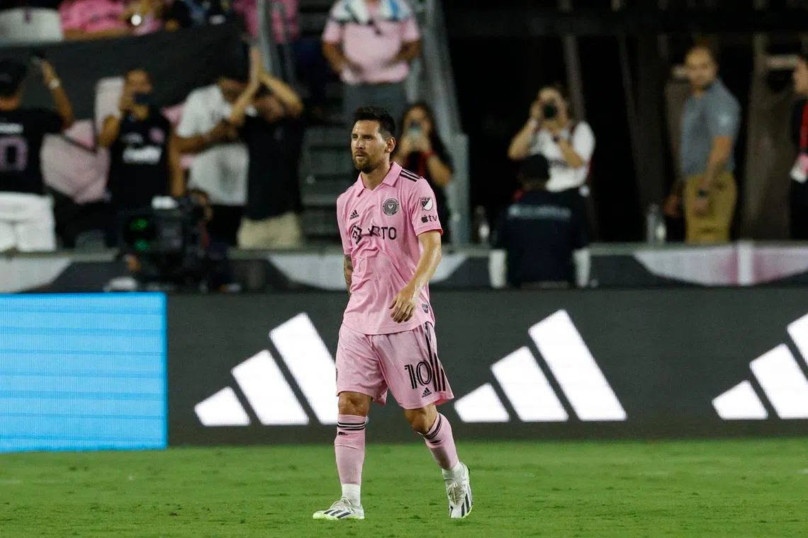 Soccer Football - Leagues Cup - Group J - Inter Miami v Atlanta United - DRV PNK Stadium, Fort Lauderdale, Florida, United States - July 25, 2023 Inter Miami's Lionel Messi walks off the pitch after being substituted by Robbie Robinson REUTERS/Marco Bello