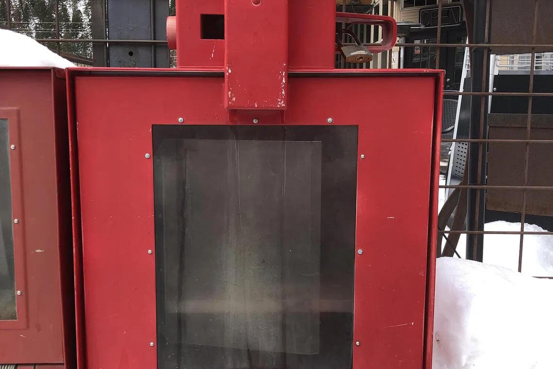 Residents of a small US town awoke on Jan 18 to learn that nearly every copy of local newspaper Ouray County Plaindealer covering the alleged rape at a police chief's home had been stolen overnight.