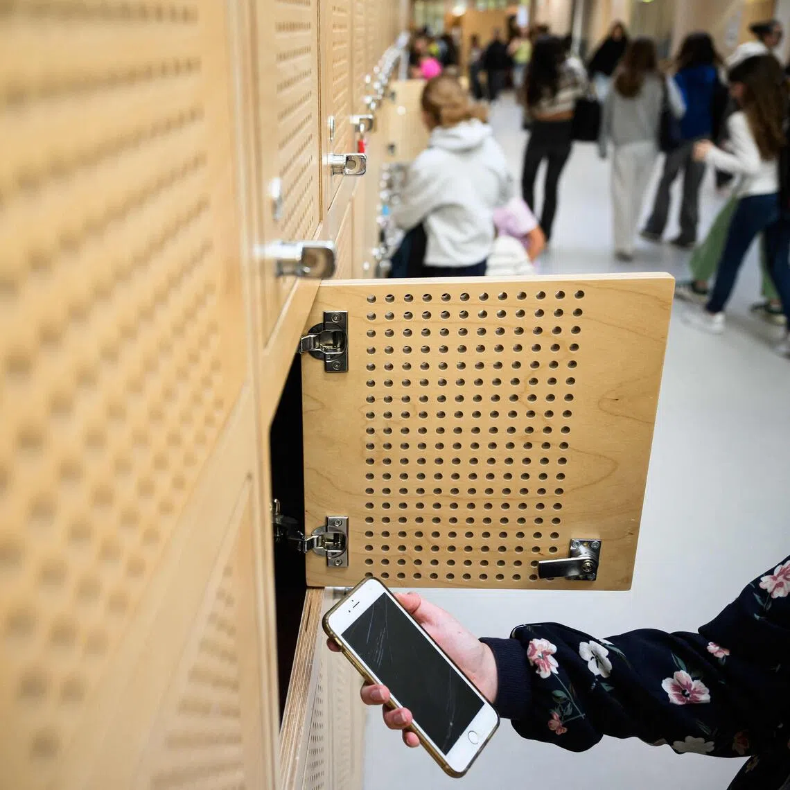 The ban will come into effect in March 2025 in all public and private primary and secondary schools in Chile.