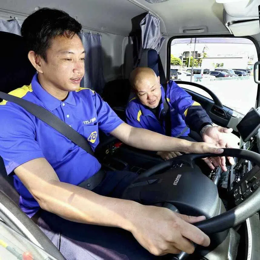 Nguyen Van Thuyen receives training at a Nakano Shokai facility in Atsugi, Kanagawa Prefecture, on May 14.