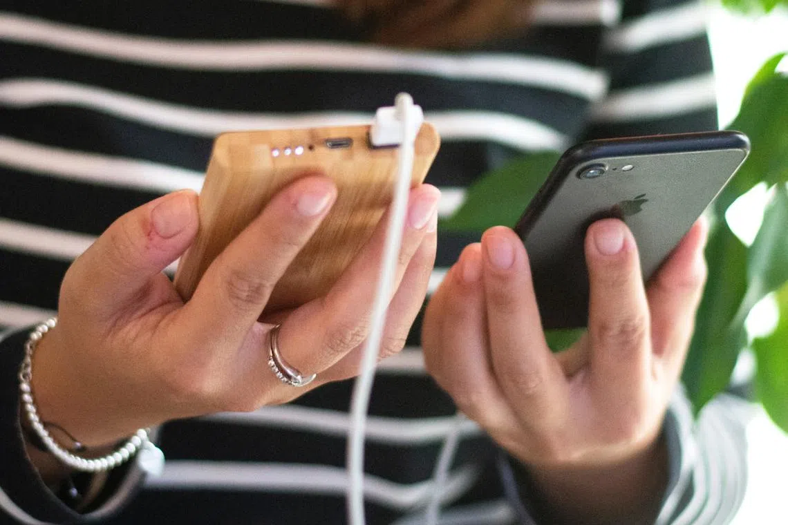 Experts say the chances of mobile devices exploding are five in a million. 