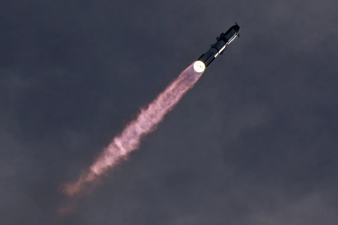 The SpaceX Starship and Super Heavy v3 Booster lift off on its 14h test flight from the SpaceX launch complex in Starbase, Texas, on Sept 28.