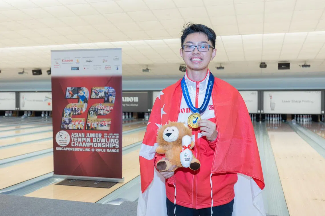 Singapore bowler Aiman Lim clinched gold in the boys' singles event at the Asian Junior Championships.