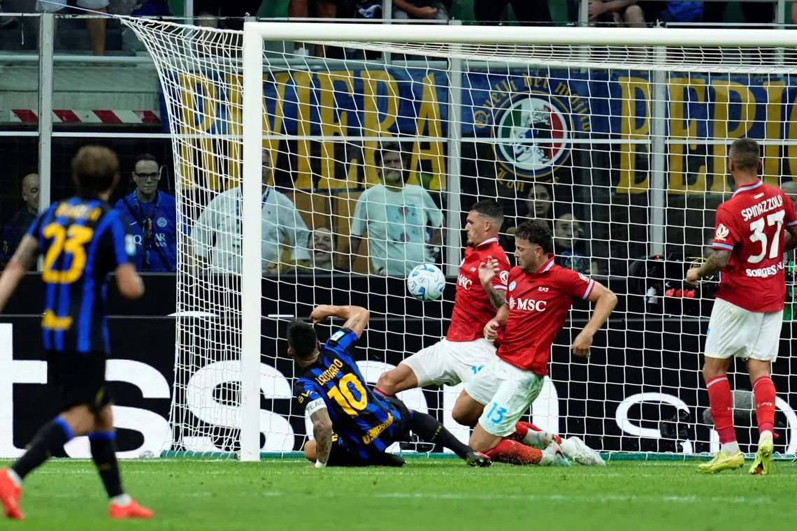 Martinez scores late winner as Inter Milan rally to beat Napoli