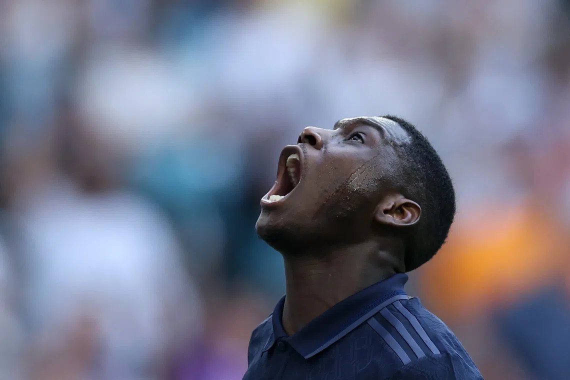 Soccer Football - FIFA Club World Cup - Round of 16 - Real Madrid v Juventus - Hard Rock Stadium, Miami Gardens, Florida, U.S. - July 1, 2025 Juventus' Randal Kolo Muani reacts after a missed chance REUTERS/Hannah Mckay