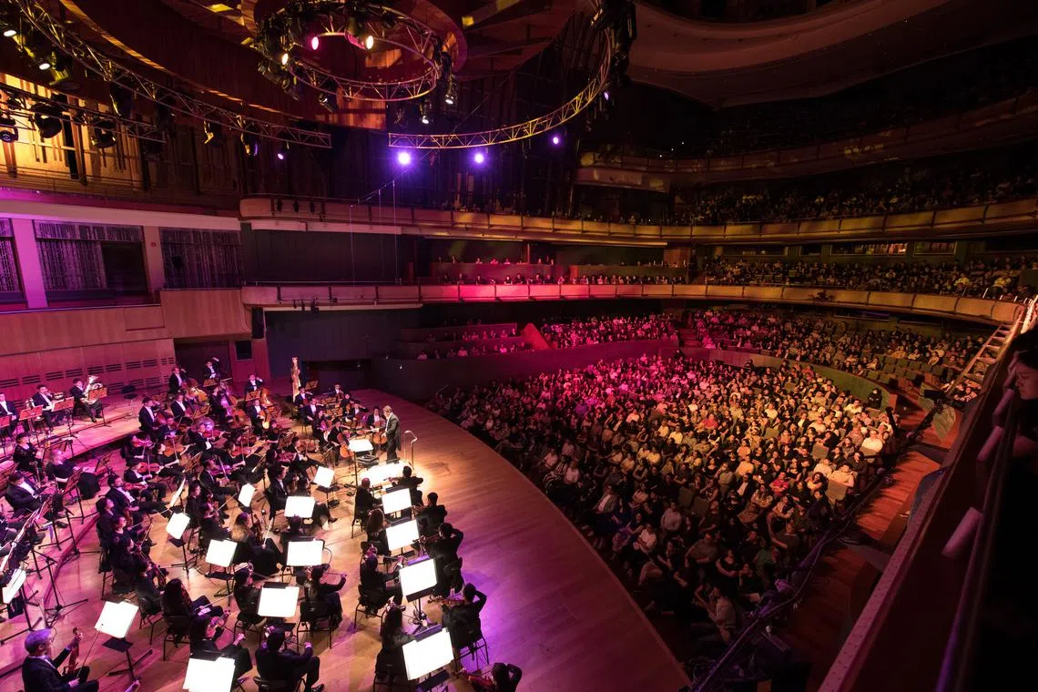 Conducted by Gerard Salonga, the Singapore Symphony Orchestra's evening of film music picked up pace in the second half. 