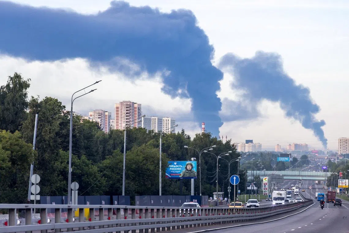 Smoke billows after Ukrainian drone attacks, according to the local authorities, in the course of the Russia-Ukraine conflict, in Podolsk, Moscow Region, Russia, July 20, 2026.  REUTERS/Stringer      TPX IMAGES OF THE DAY