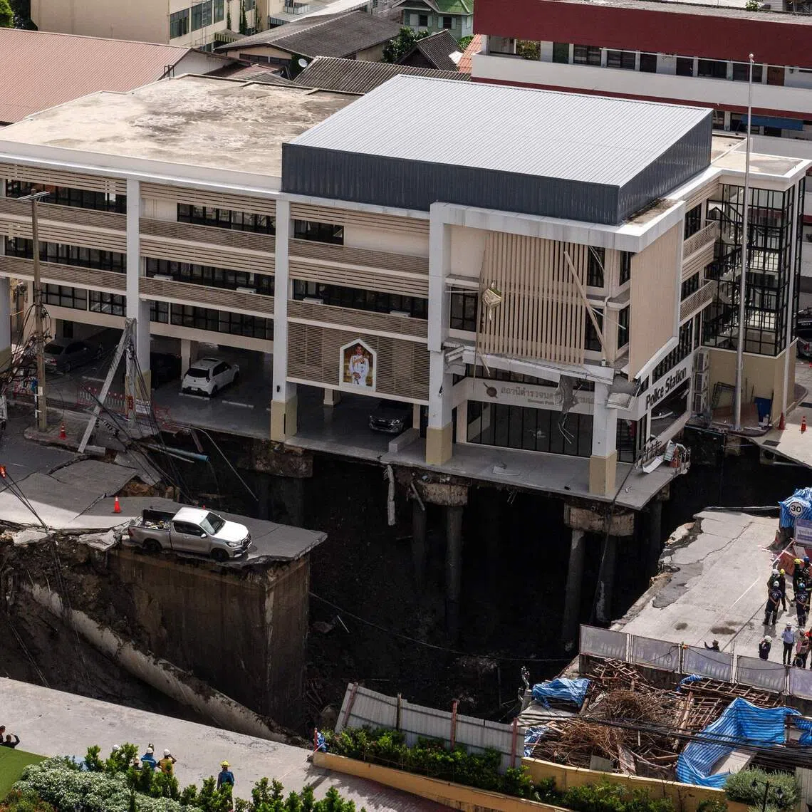 The collapse occurred near the construction site of the new Vajira Station MRT line, directly in front of Vajira Hospital.