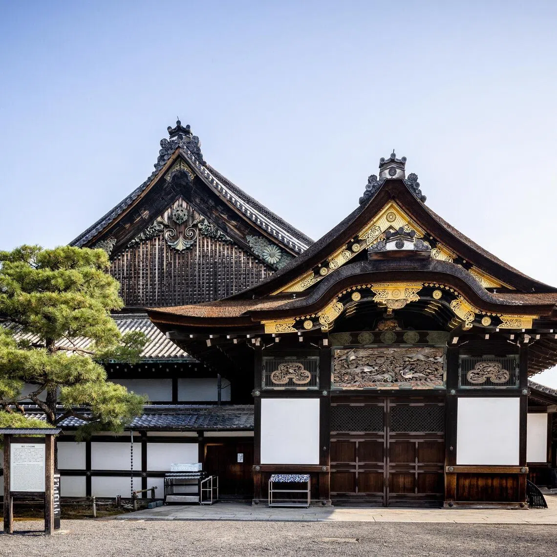 About 2.07 million people visited Nijo Castle in fiscal 2025, which ended in March.