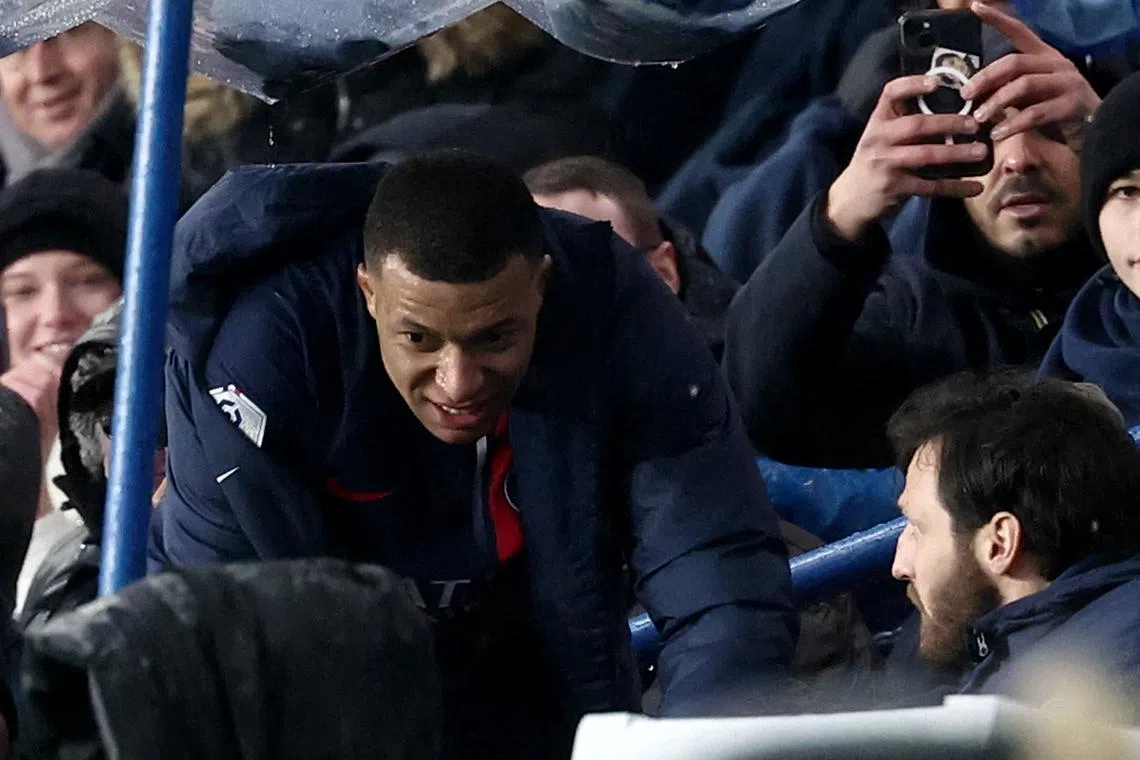 Kylian Mbappe was taken off in the 65th minute with PSG losing against Renne.