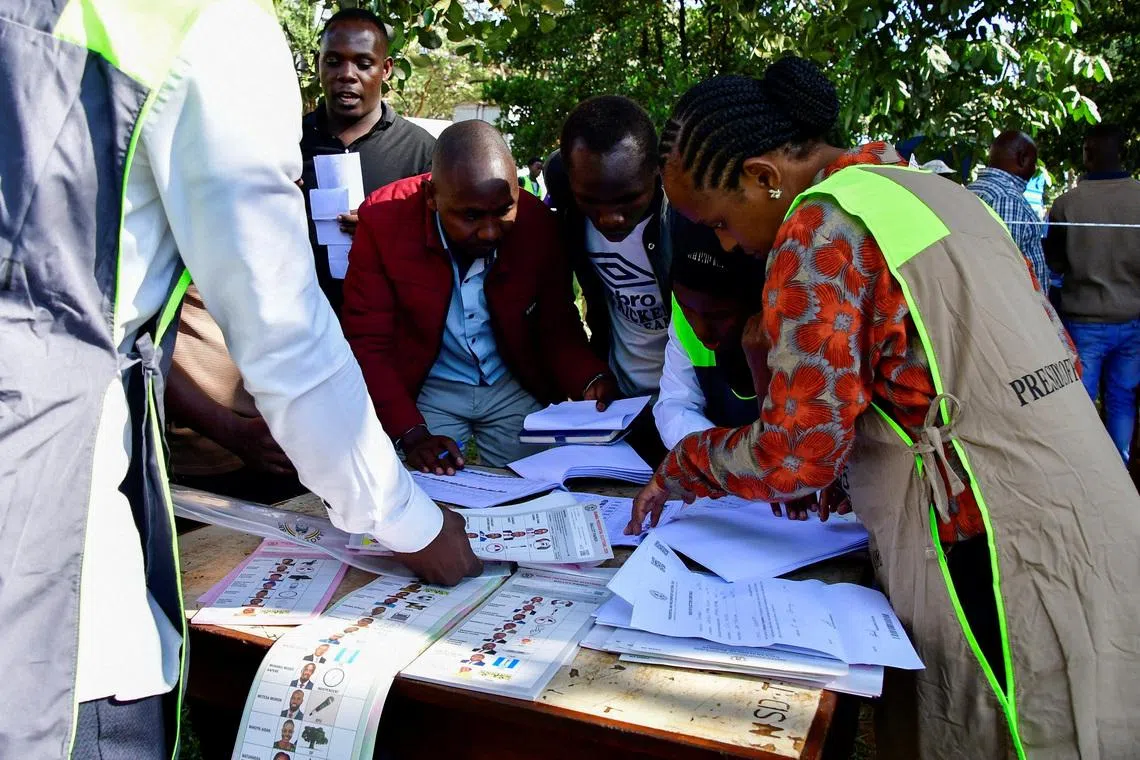 Ugandan voters prepare to vote in the general election, at Uganda Railway Grounds, in Kampala, Uganda January 15, 2026. REUTERS/Abubaker Lubowa