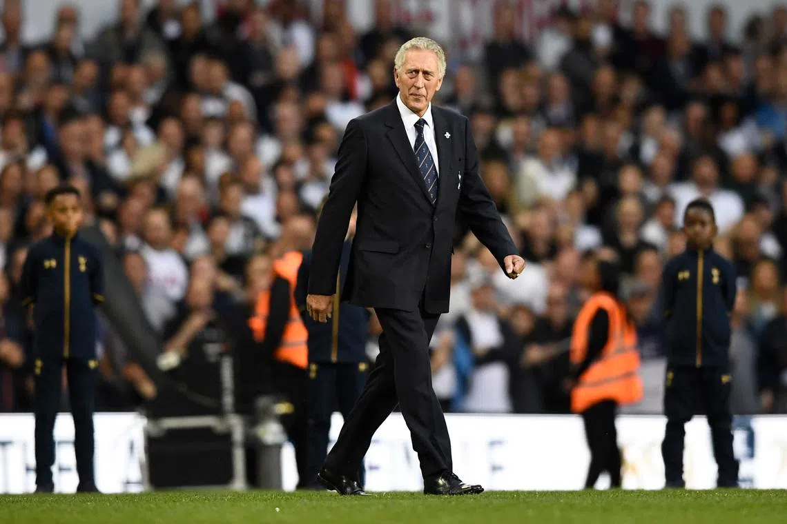 Britain Soccer Football - Tottenham Hotspur v Manchester United - Premier League - White Hart Lane - 14/5/17 Former Tottenham player Martin Chivers during the ceremony after the game Reuters / Dylan Martinez Livepic
