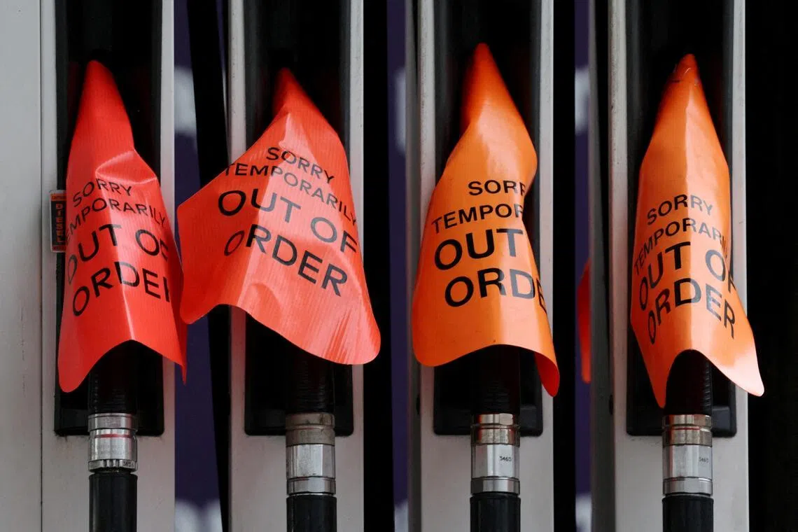 Australian petrol stations running dry despite assurances of well supplied market