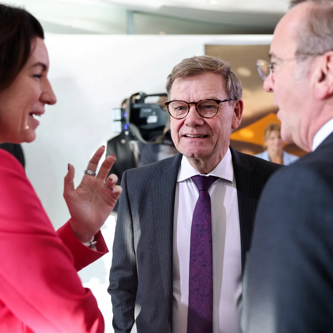 German Foreign Minister Johann Wadephul, Defence Minister Boris Pistorius and Minister for Research, Technology and Space Dorothee Baer attend a cabinet meeting at the Chancellery in Berlin, Germany November 19, 2025. REUTERS/Nadja Wohlleben