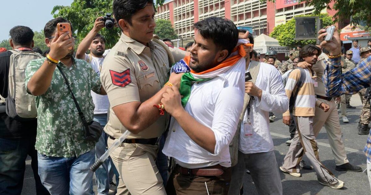 India detains thousands, locks down Delhi to foil election chief protest