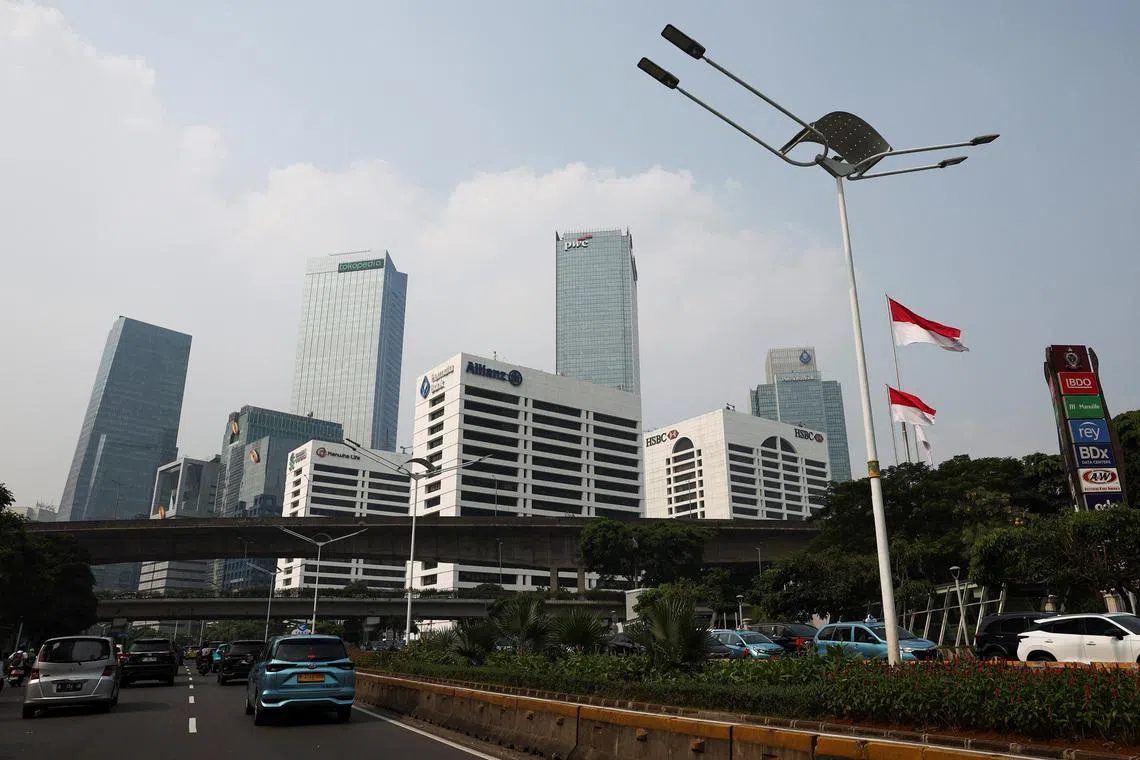 Jakarta to deploy thousands of police officers as students protest against Prabowo