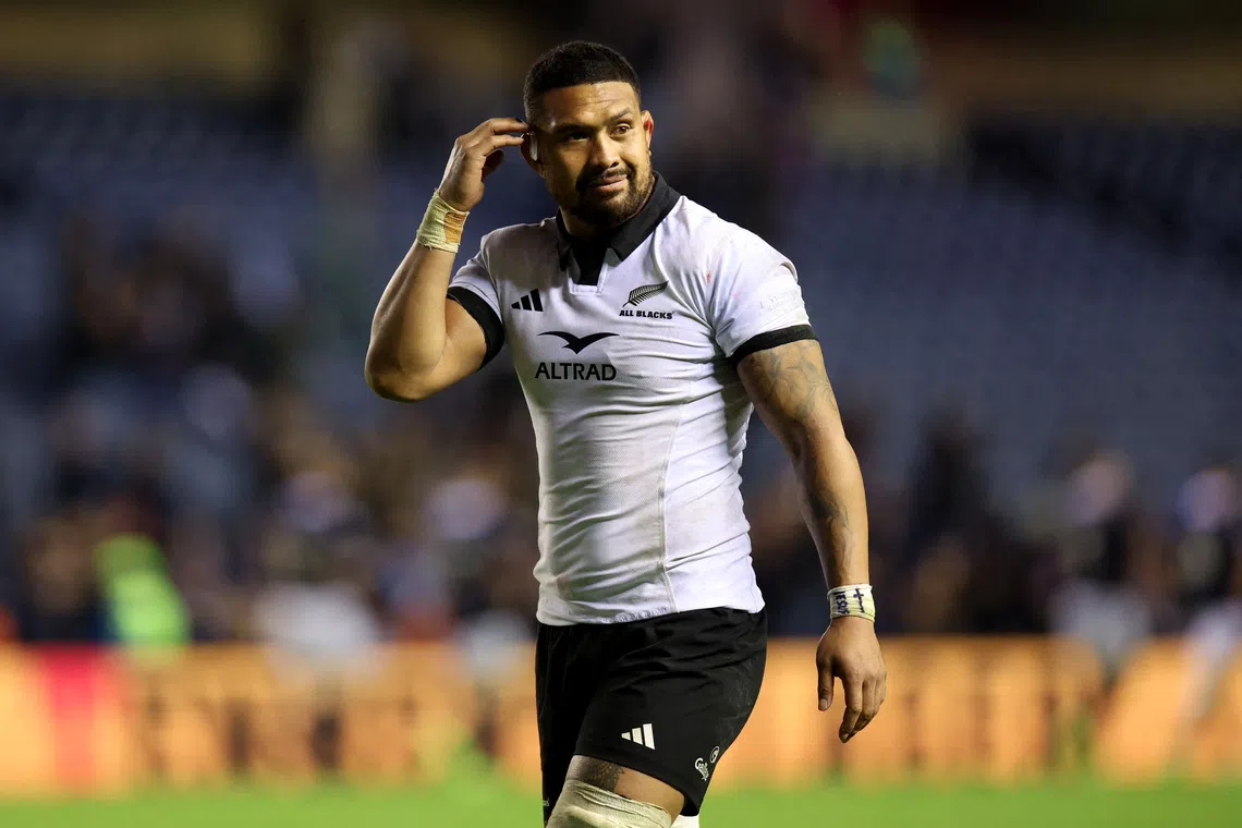 Rugby Union - Autumn Internationals - Scotland v New Zealand - Murrayfield Stadium, Edinburgh, Scotland, Britain - November 8, 2025 New Zealand's Ardie Savea celebrates after the match REUTERS/Russell Cheyne