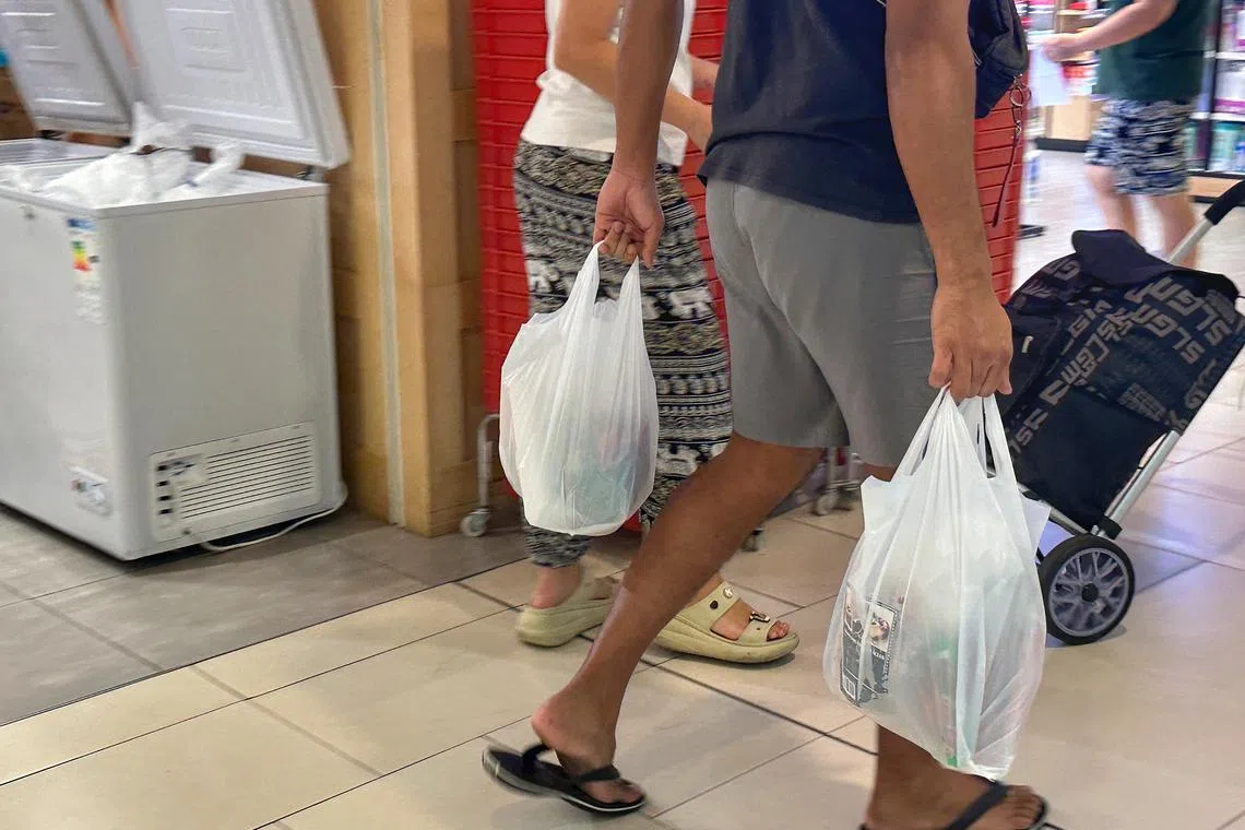 In July 2023, supermarket operators with an annual turnover of more than $100 million began charging at least 5 cents per disposable carrier bag. 