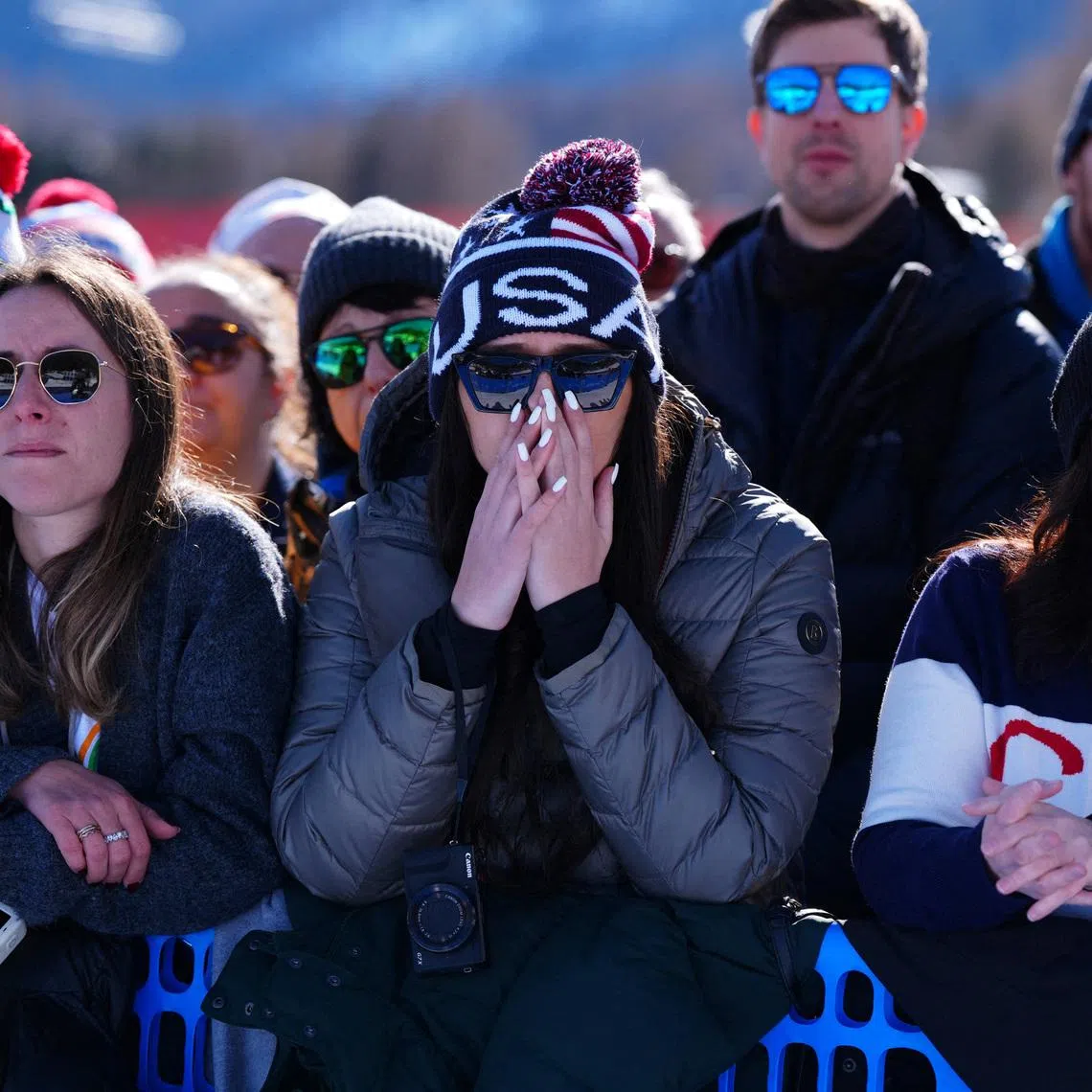 Milano Cortina 2026 Olympics - Alpine Skiing - Women's Downhill - Tofane Alpine Skiing Centre, Belluno, Italy - February 08, 2026. Fans react after Lindsey Vonn of United States crashed during the women's downhill REUTERS/Aleksandra Szmigiel     TPX IMAGES OF THE DAY