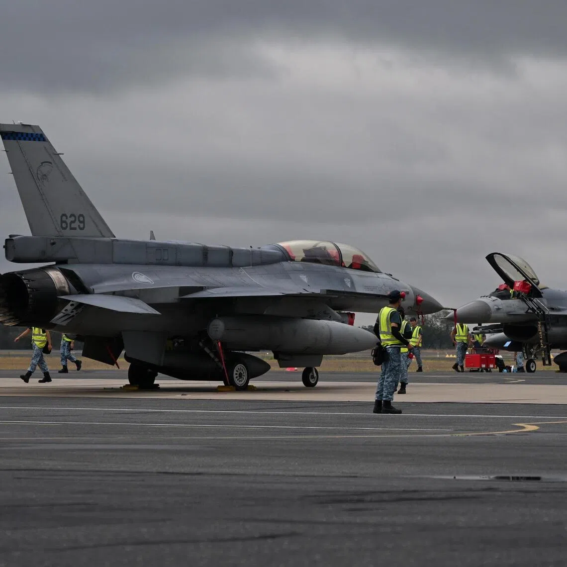 ST20251024_202596400359 Kua Chee Siong/ pixwallaby/
Aircraft techinicians with the F-16 Fighting Falcons during the Exercise Wallaby (XWB) at Shoalwater Bay Training Area (SWBTA) in Queensland, Australia.
Airdrop Operations/ Media Experiential Ride on C-130 Flight and Tri-Service Command Post, on 28 Oct, 2025.
Exercise Wallaby (XWB) at Shoalwater Bay Training Area (SWBTA) in Queensland, Australia.
This year marks the 35th edition of XWB. Around 6,500 personnel from the Singapore Army, Republic of Singapore Air Force (RSAF) and Digital Intelligence Service (DIS) will be participating in the exercise.
