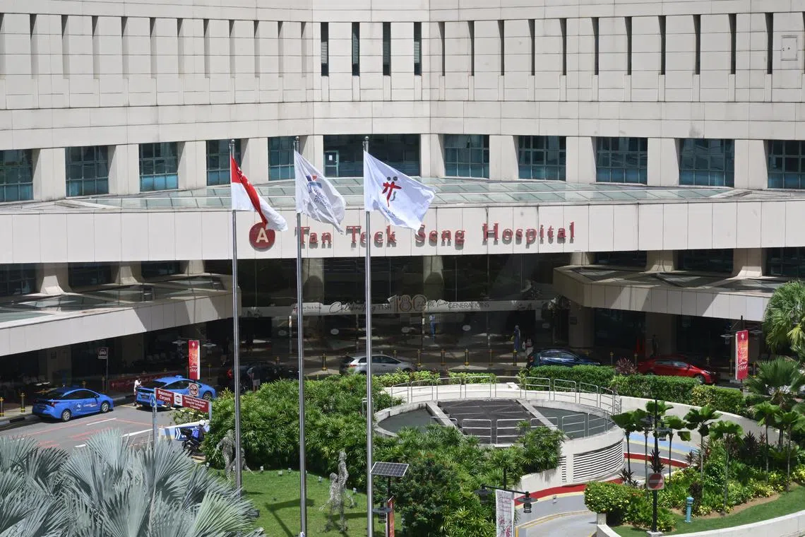 ST20240704_202438769184 pixgeneric Azmi Athni//

Facade of Tan Tock Seng Hospital on July 4.

Tag: TTSH; hospital; healthcare; emergency; medical

ST PHOTO: AZMI ATHNI
